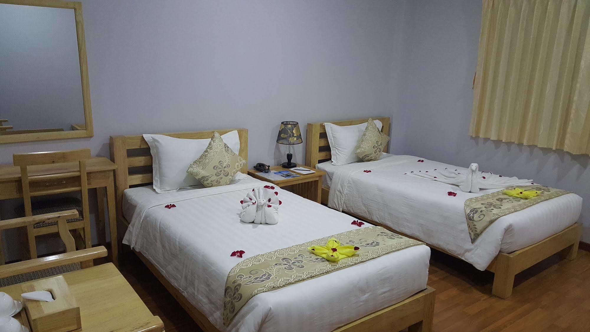Asian Smile Hotel Yangon Ngoại thất bức ảnh
